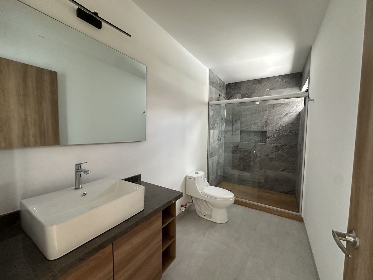 9 de 21: BAÑOS COMPLETO PB
