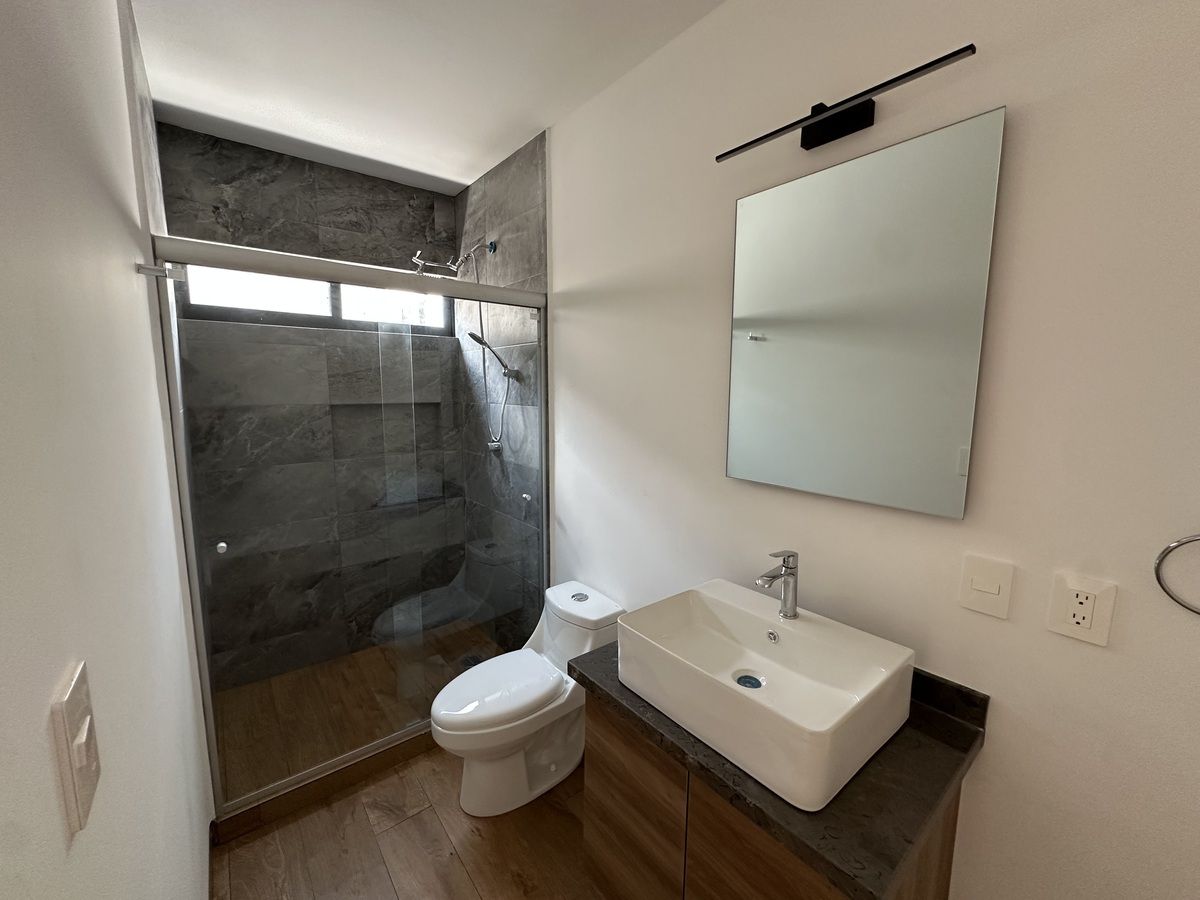 12 de 21: BAÑOS COMPLETO