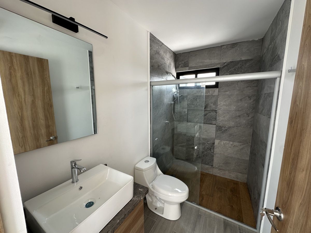 20 de 21: BAÑO COMPLETO