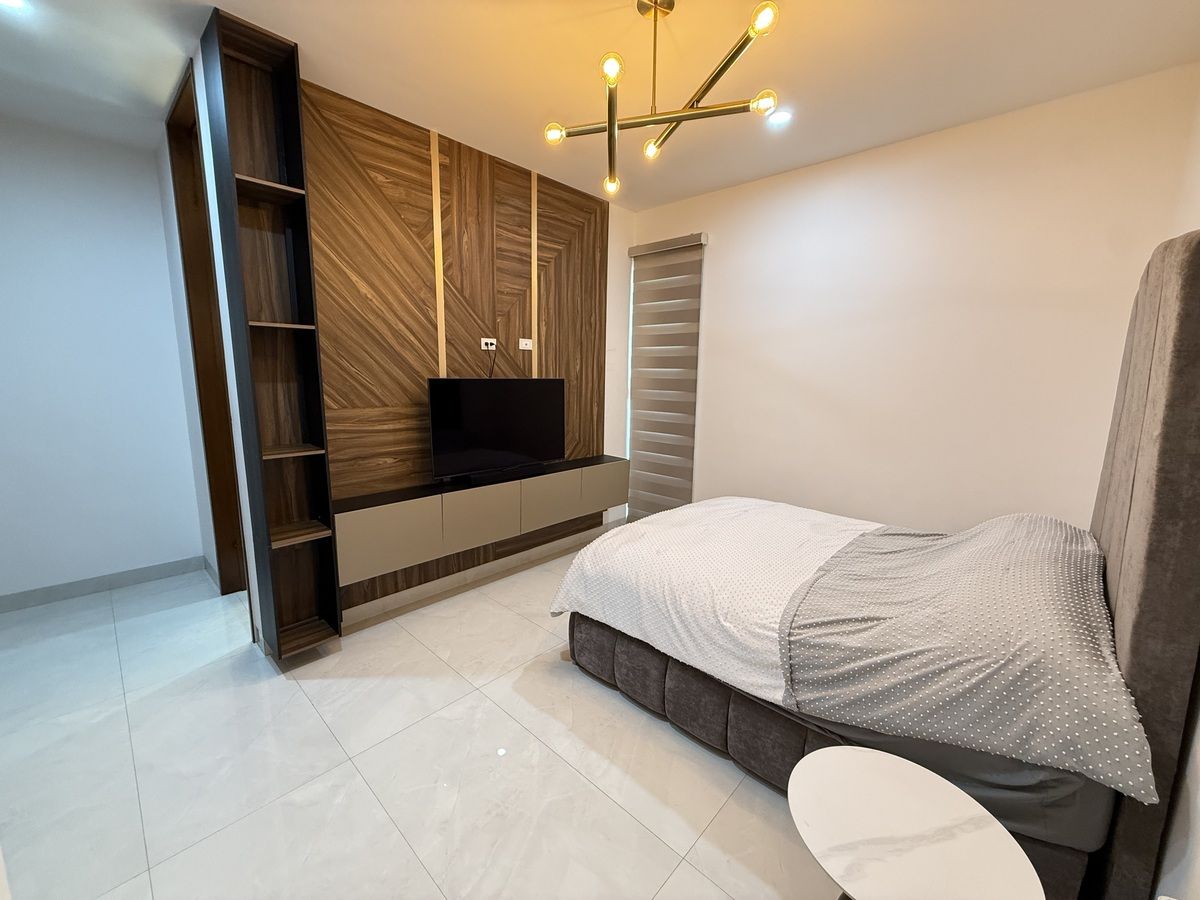 5 of 8: Habitación secundaria