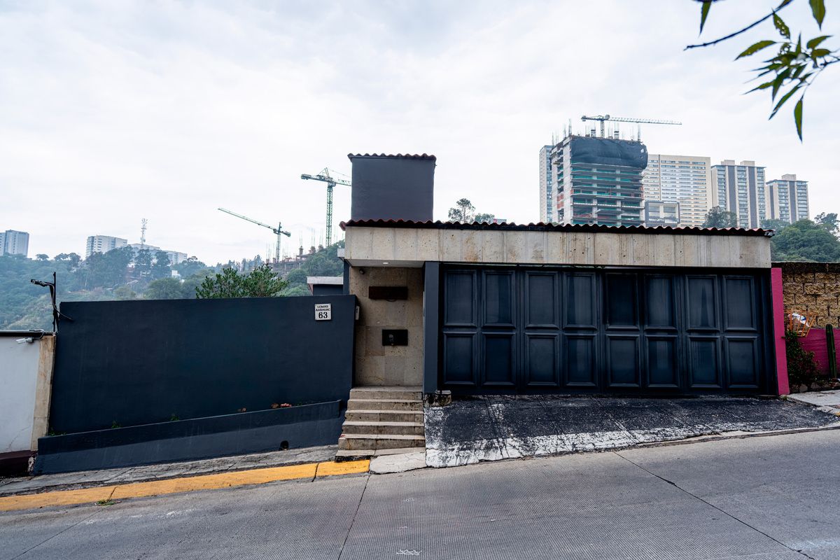 2 of 21: Fachada av lomas