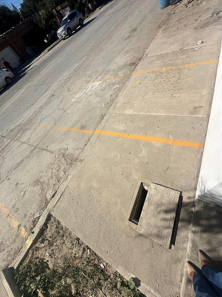 3 estacionamientos frente a la propiedad, foto 14 de 16