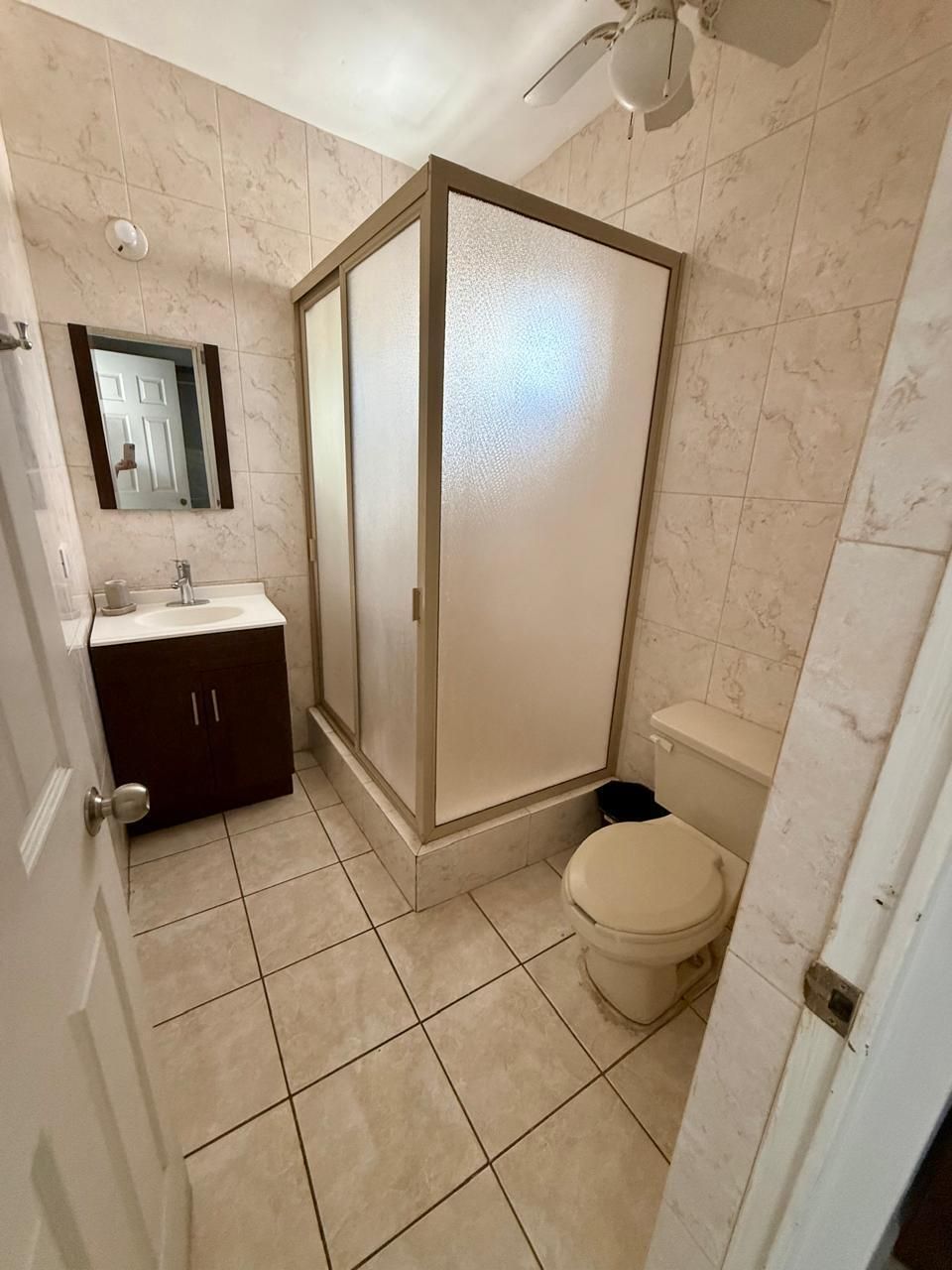 12 de 15: BAÑO COMPLETO/REC PRINCIPAL