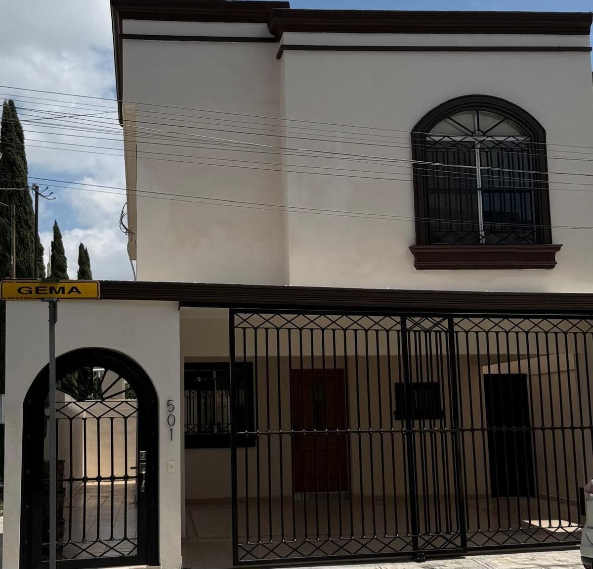 1 de 15: FACHADA