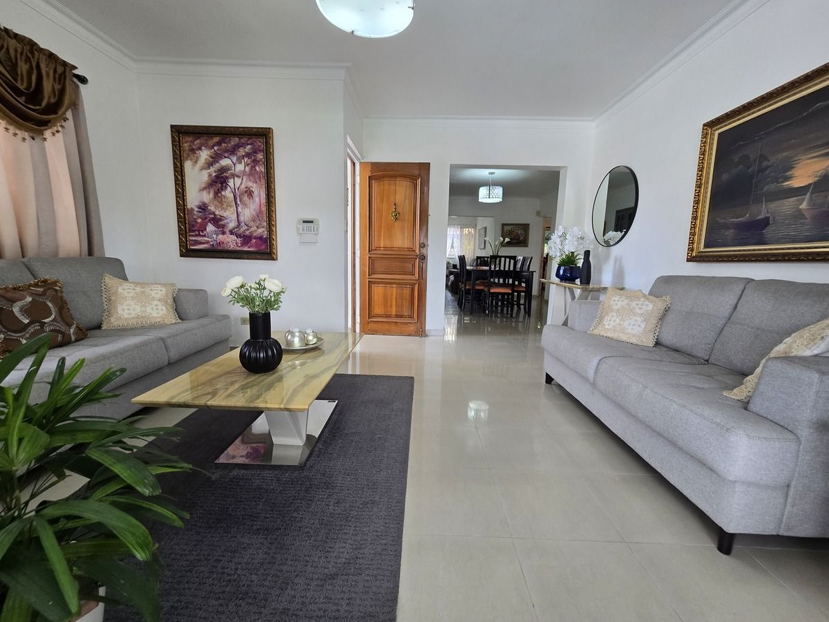 40 de 50: Segundo nivel tienen apartamento 3 habitaciones