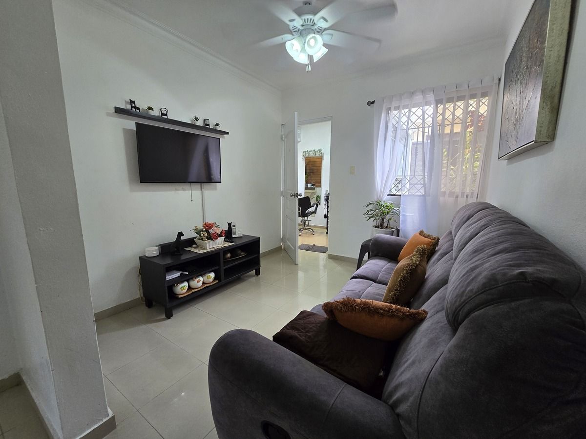 43 de 50: Segundo nivel tienen apartamento 3 habitaciones