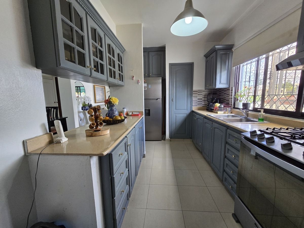 44 de 50: Segundo nivel tienen apartamento 3 habitaciones