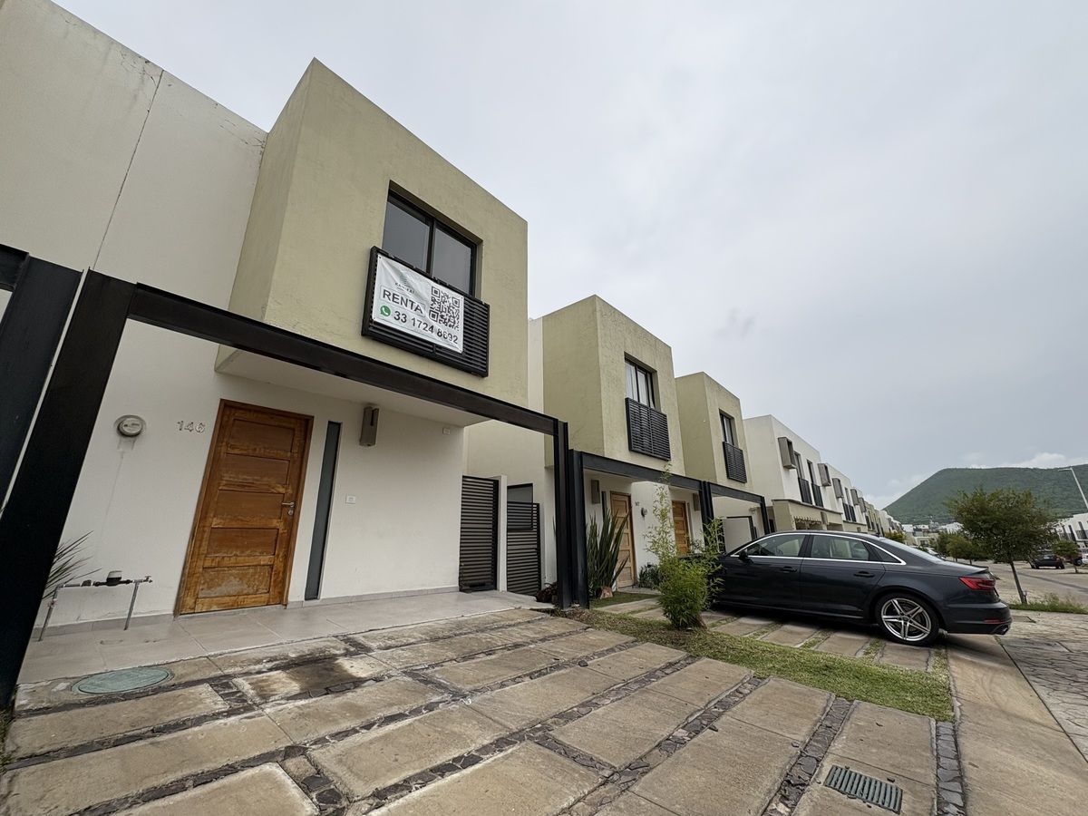 2 de 24: Fachada