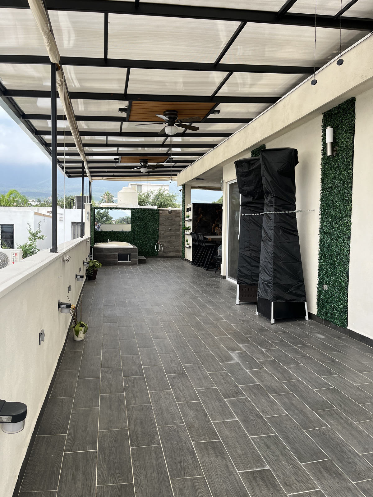 terraza y jacuzzi tercer nivel