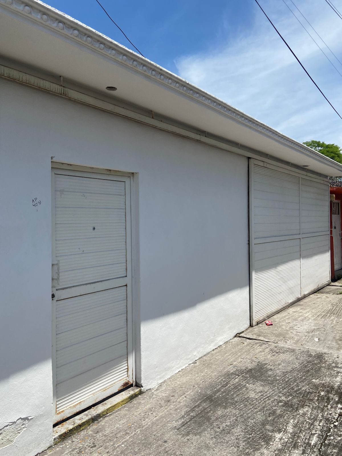 1 of 11: Fachada