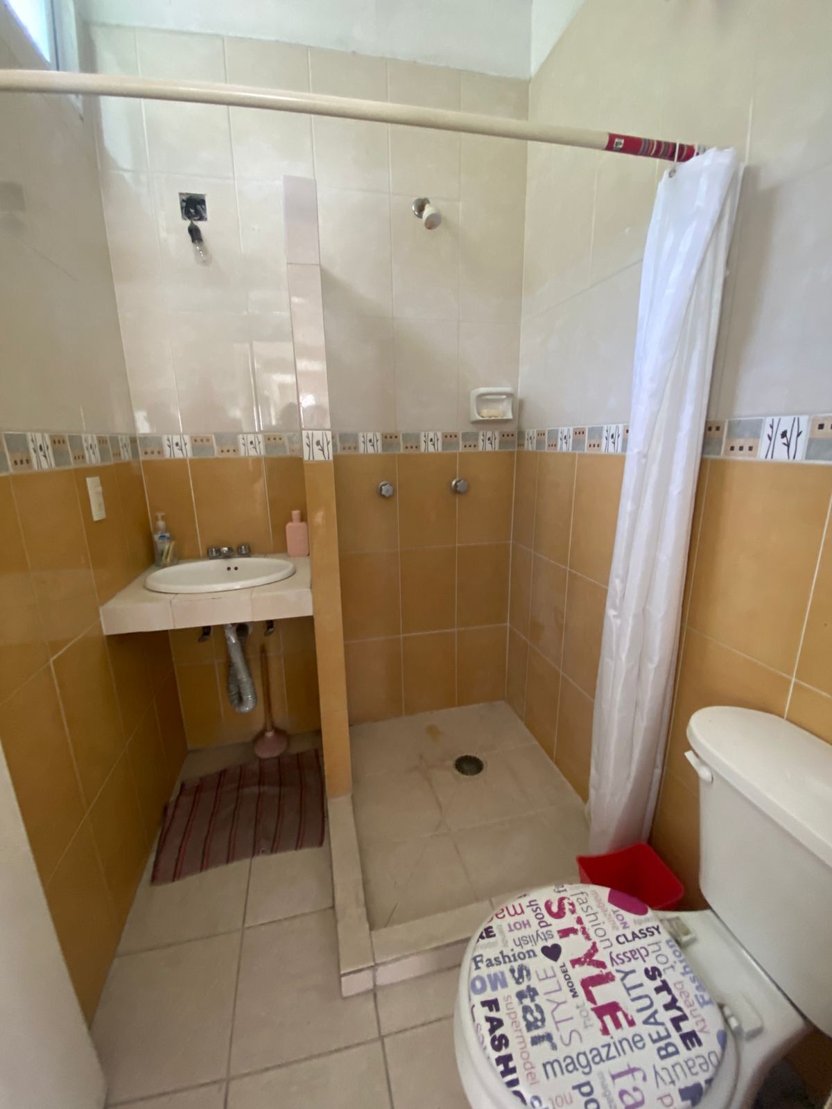 5 of 11: Baño completo.