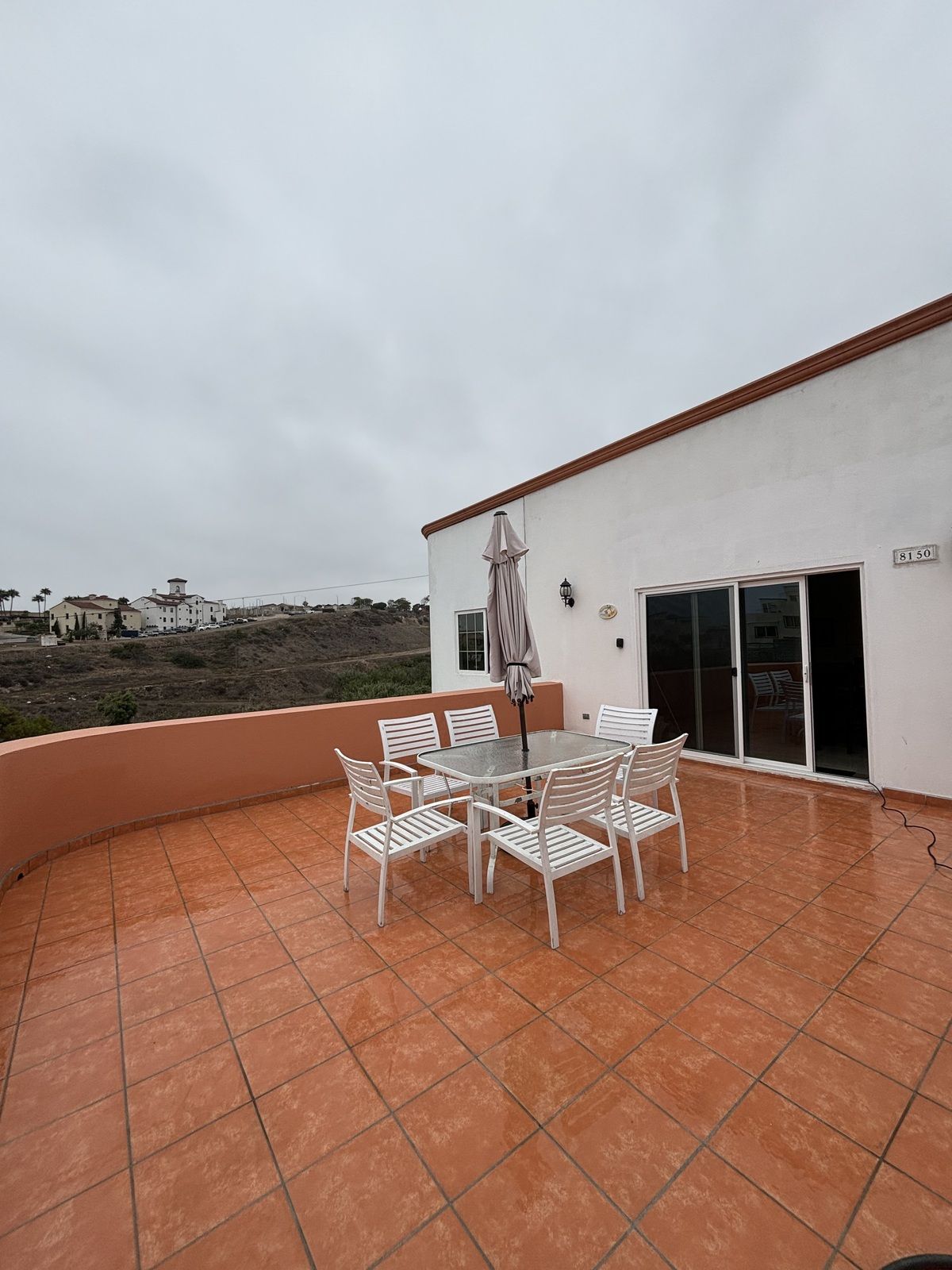 2 of 9: Terraza amplia