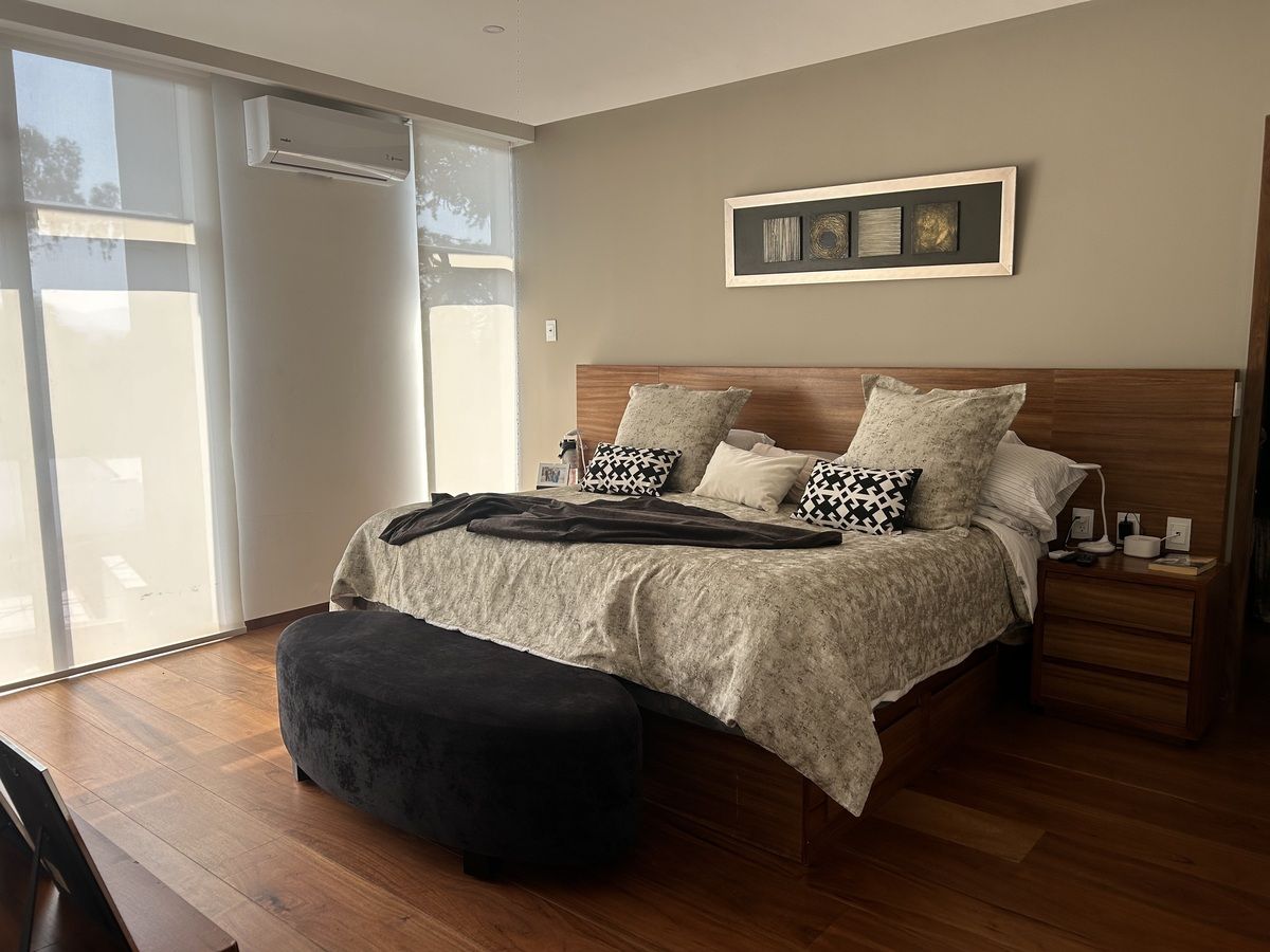4 de 33: Cuarto principal con aire acondicionado