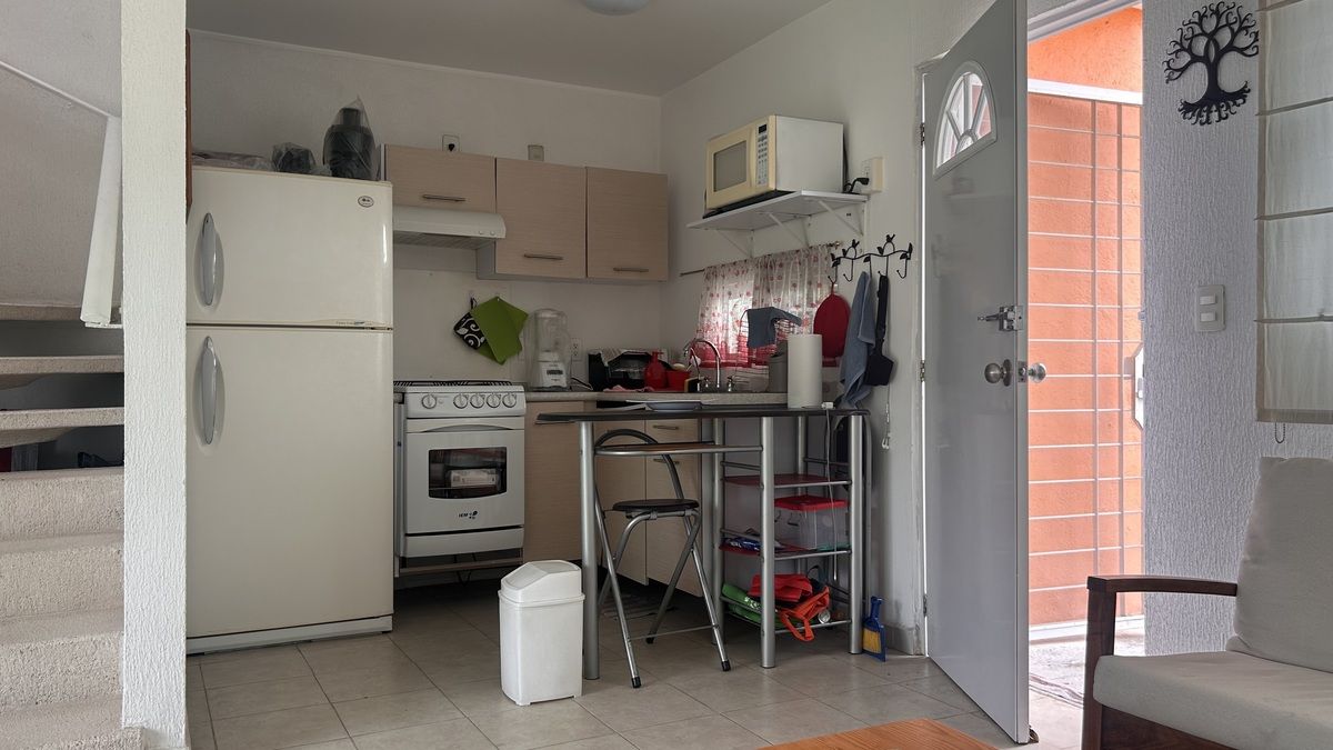 5 de 47: COCINA EQUIPADA
