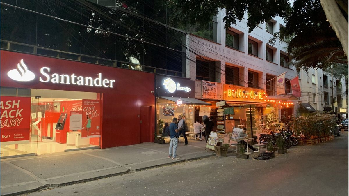 19 de 19: Fachada
