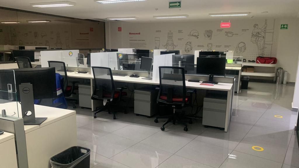13 de 19: Mesas de Trabajo
