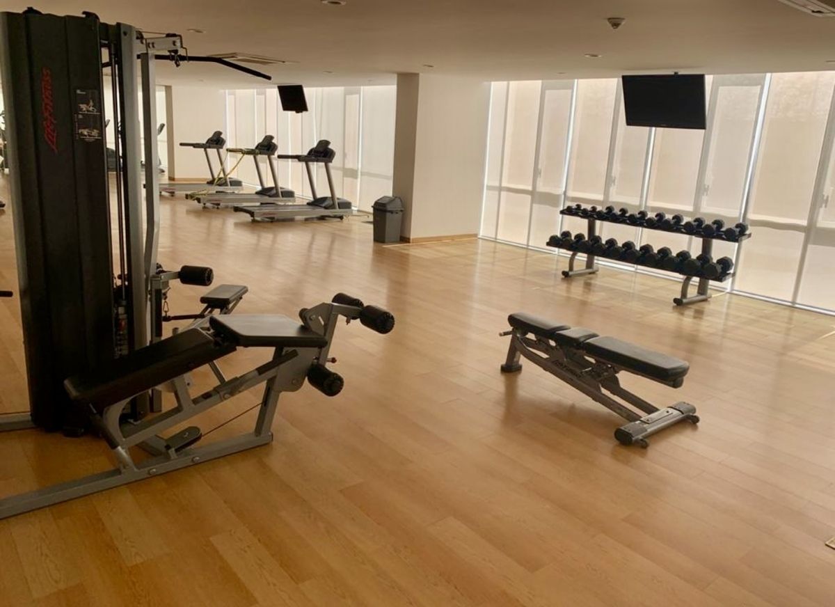 5 of 17: GIMNASIO