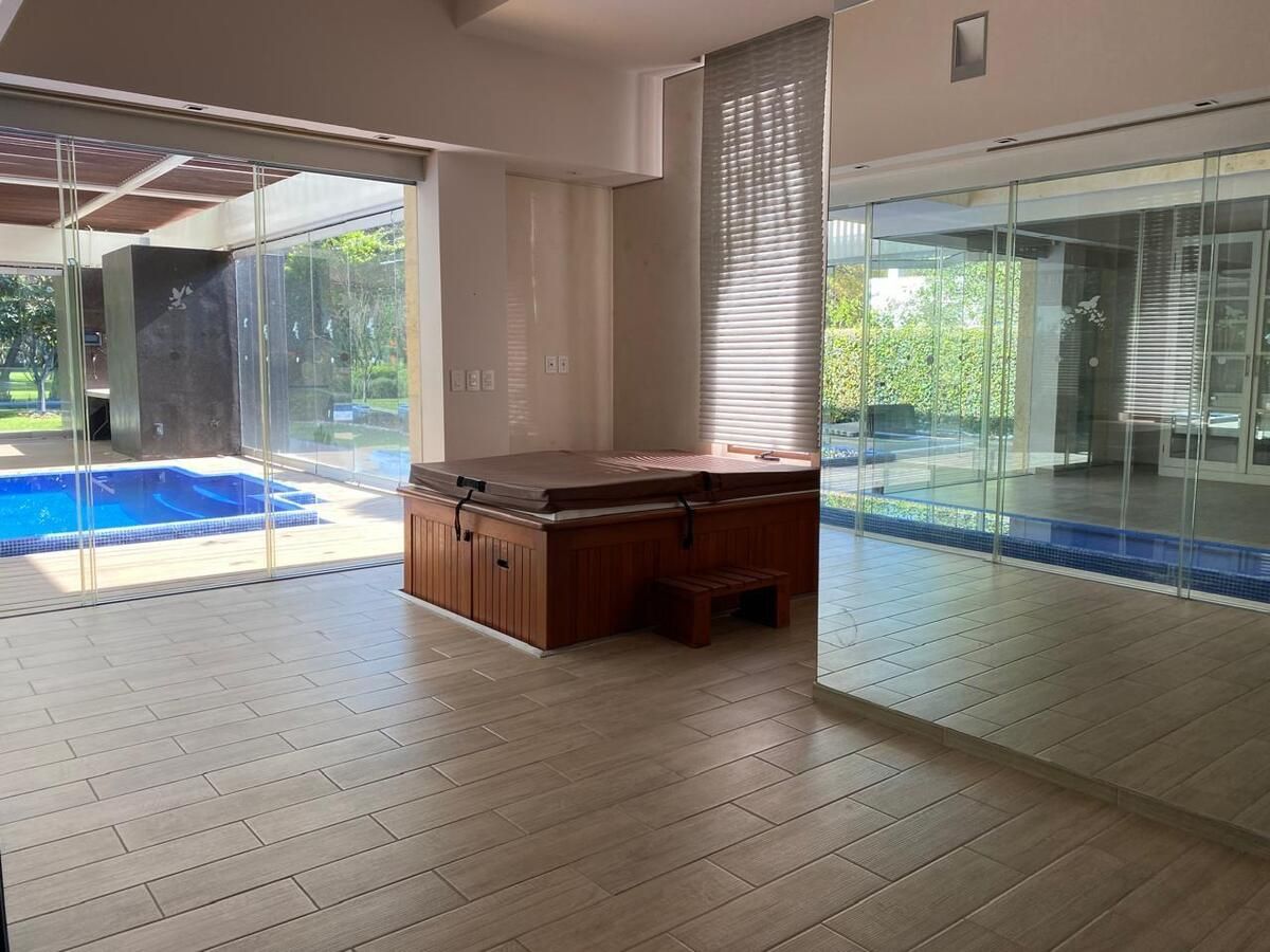 5 of 29: SPA JUNTO A LA ALBERCA