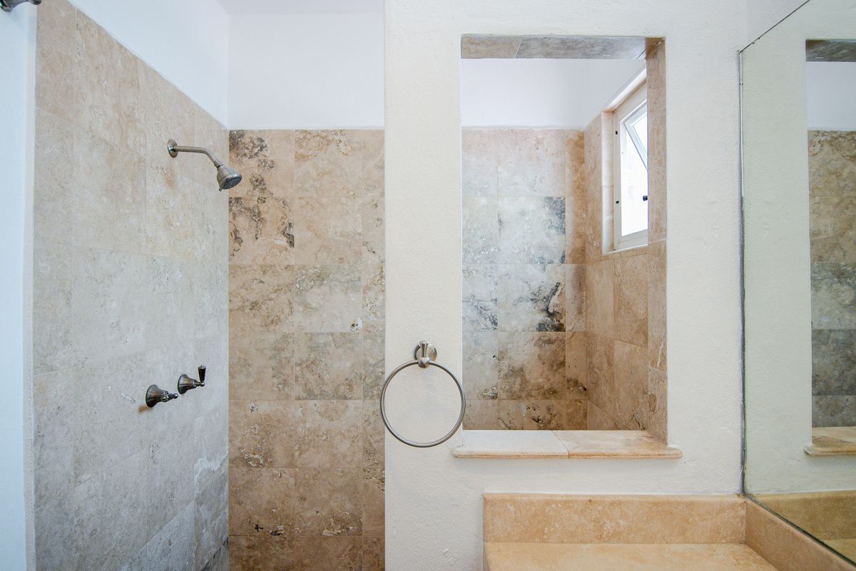 27 de 45: Baño completo Recámara 2