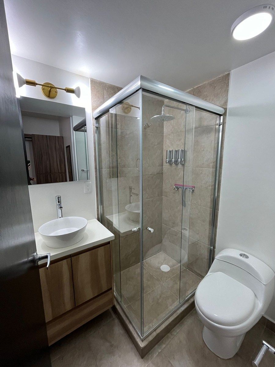 13 de 18: Baño principal