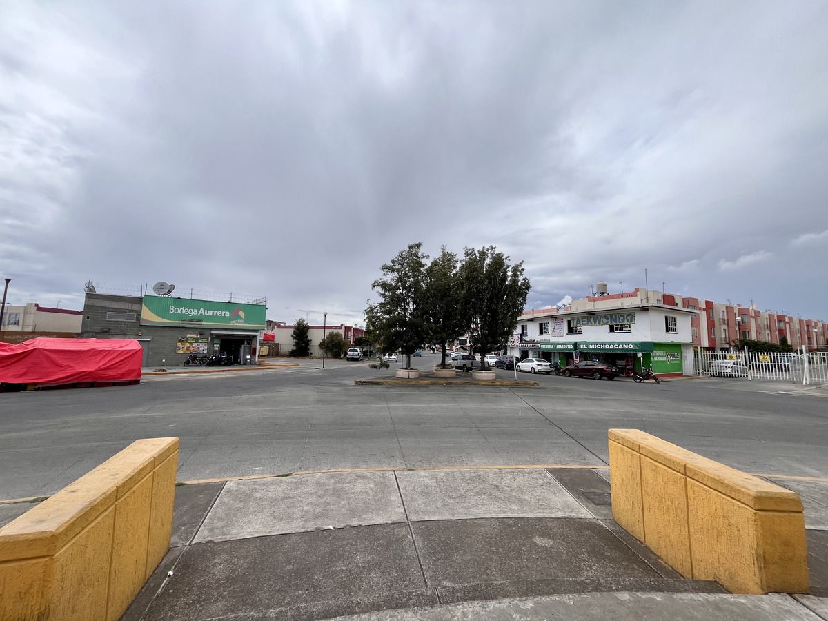 5 of 10: Contra esquina con Bodega Aurrera