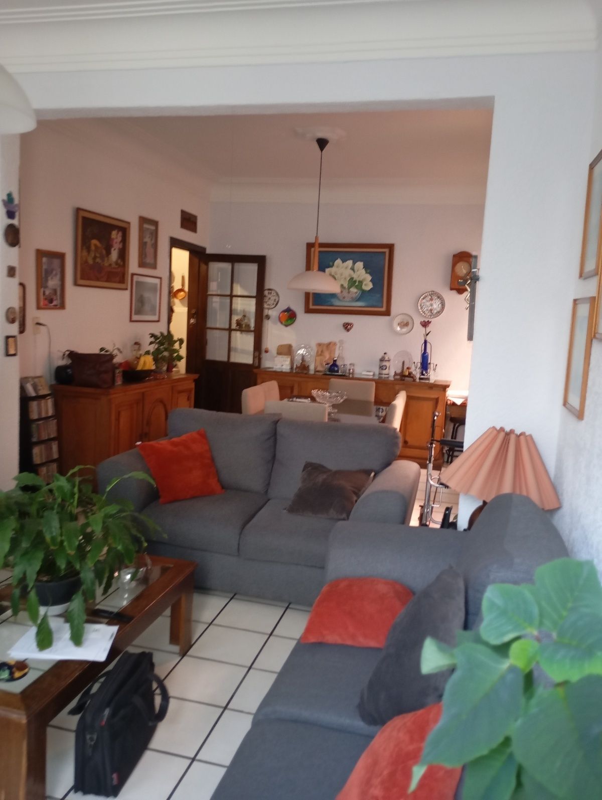 2 de 37: Amplia Sala Comedor