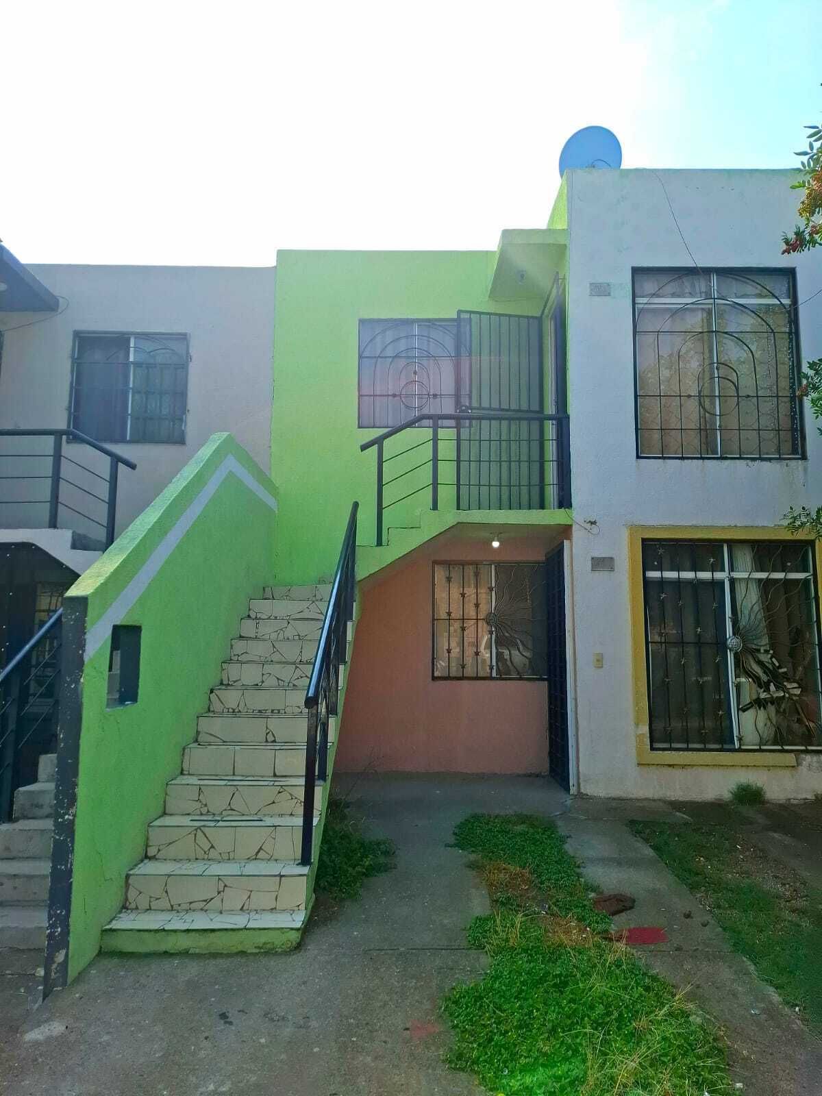 1 of 11: FACHADA
