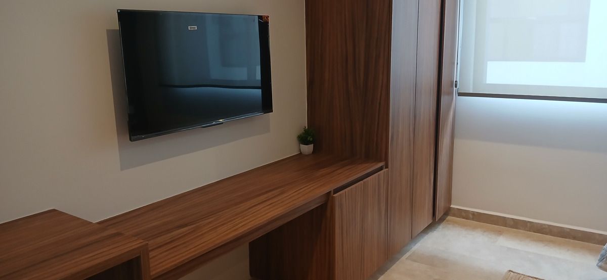 4 de 40: Sleek TV setup, perfect for Tulum penthouse living