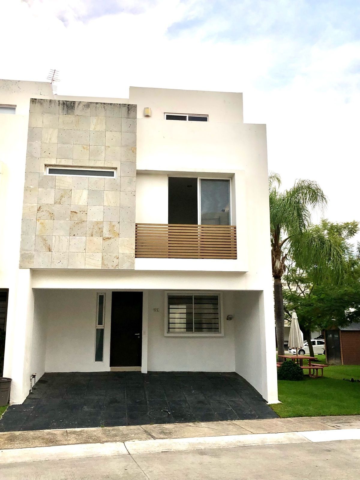 1 de 25: Fachada