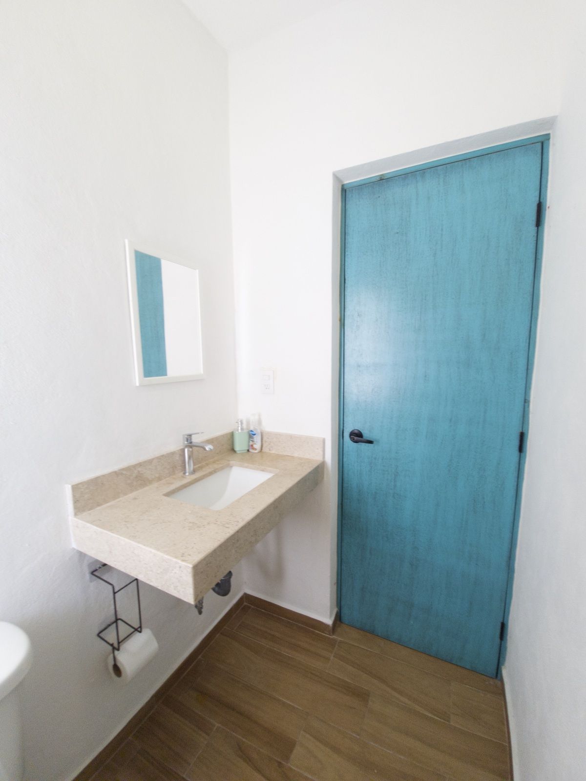 4 de 29: MEDIO BAÑO