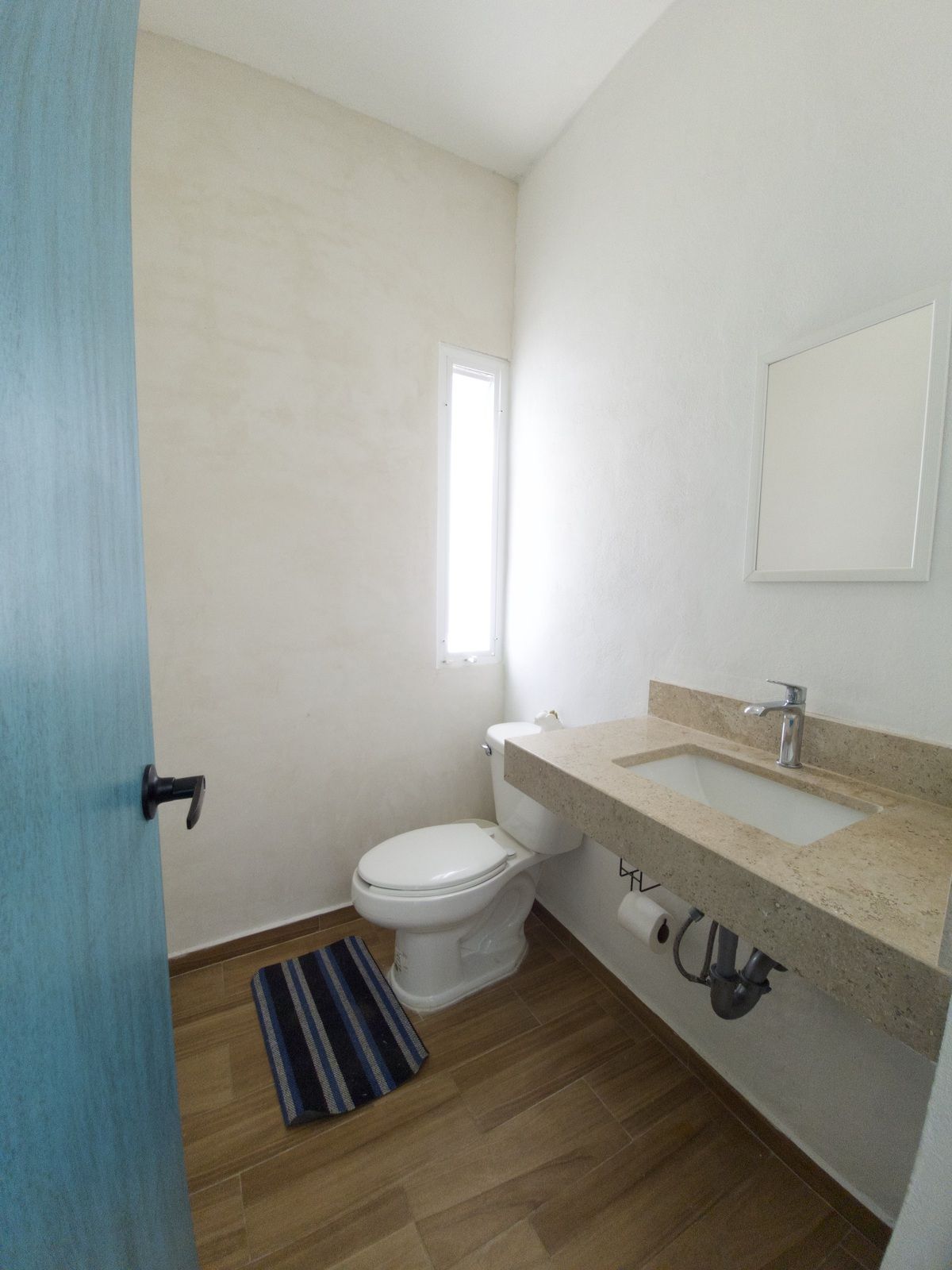 3 de 29: MEDIO BAÑO