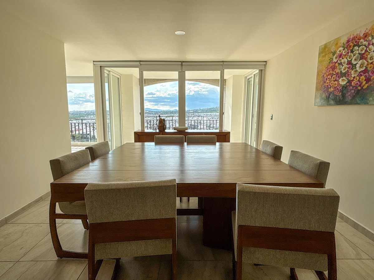 4 of 30: Comedor 8 sillas de lujo