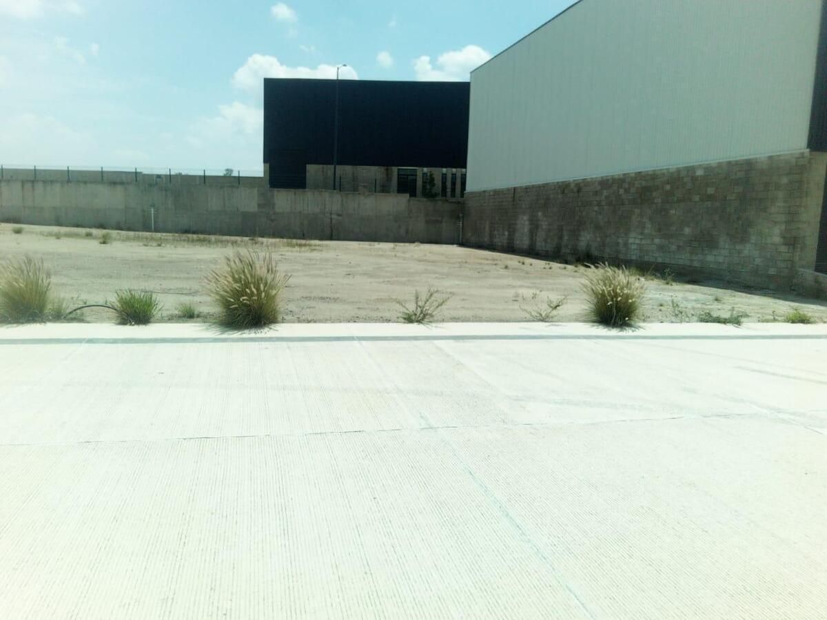 TERRENO INDUSTRIAL EN VENTA EN PARQUE STETRU - foto 2