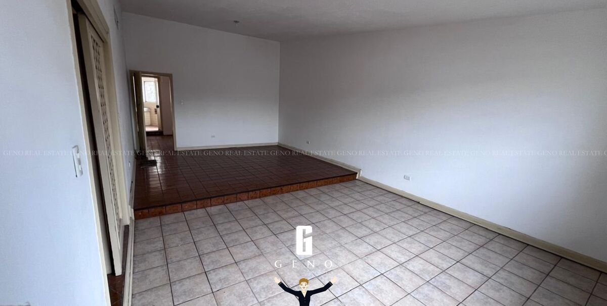 3 of 19: Sala y comedor