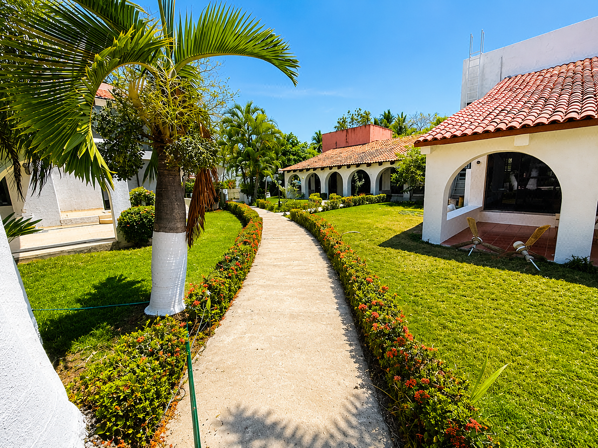 Villa en Venta en Privada de Alondras, Campo de Golf Palma Real, Ixtapa