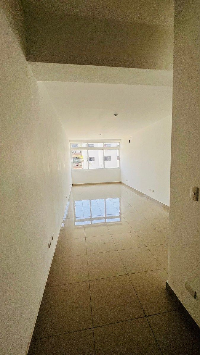 Renacimiento US$ 169,900 con 2 parqueos y 2 hab., foto 1 de 37