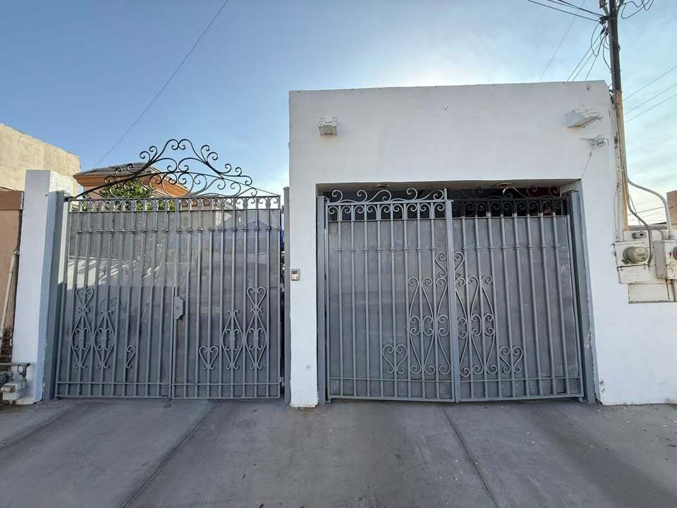 Se Vende Casa en Fraccionamiento Hípico (Mexicali, B.C.)