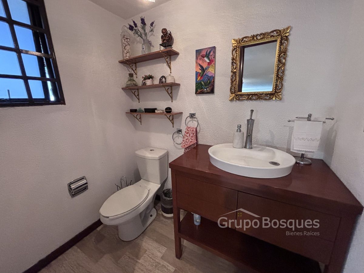 12 de 33: Baño de visitas