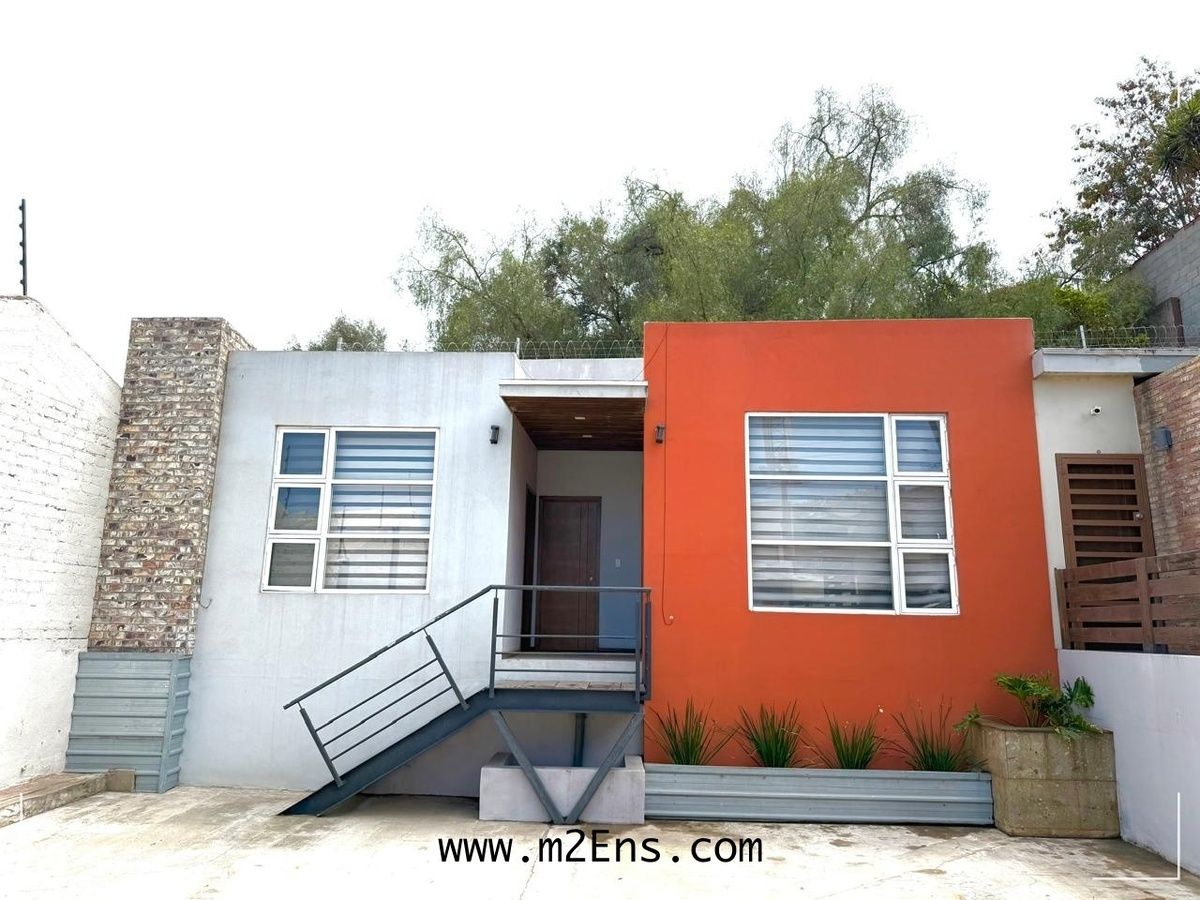 1 of 4: Solo dos oficinas