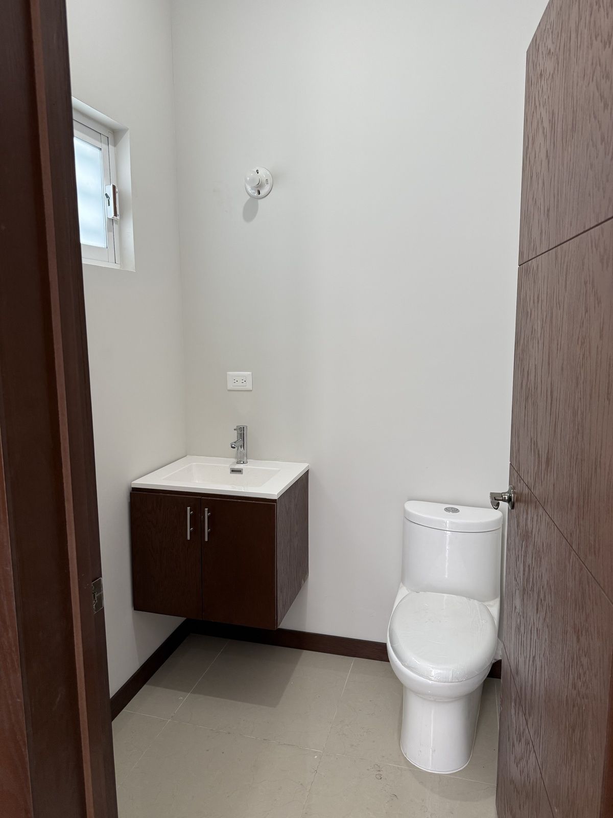 8 de 31: Baño de visitas