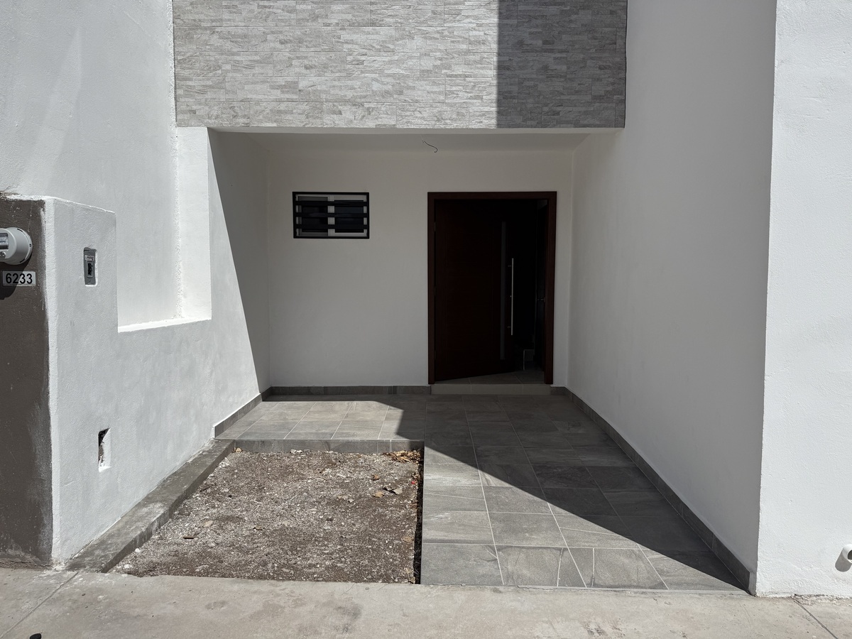 2 de 31: Entrada principal