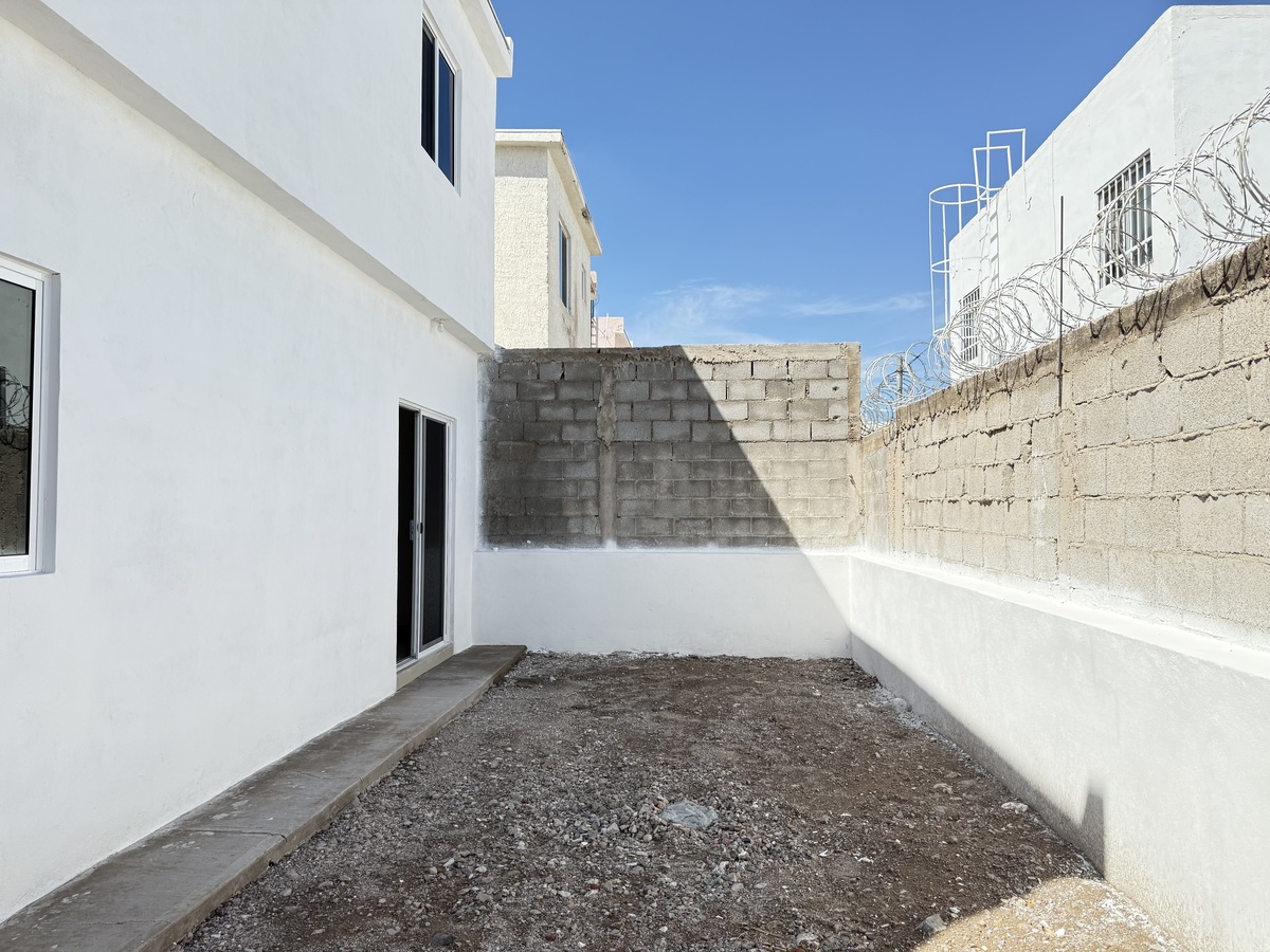 26 de 31: Patio trasero