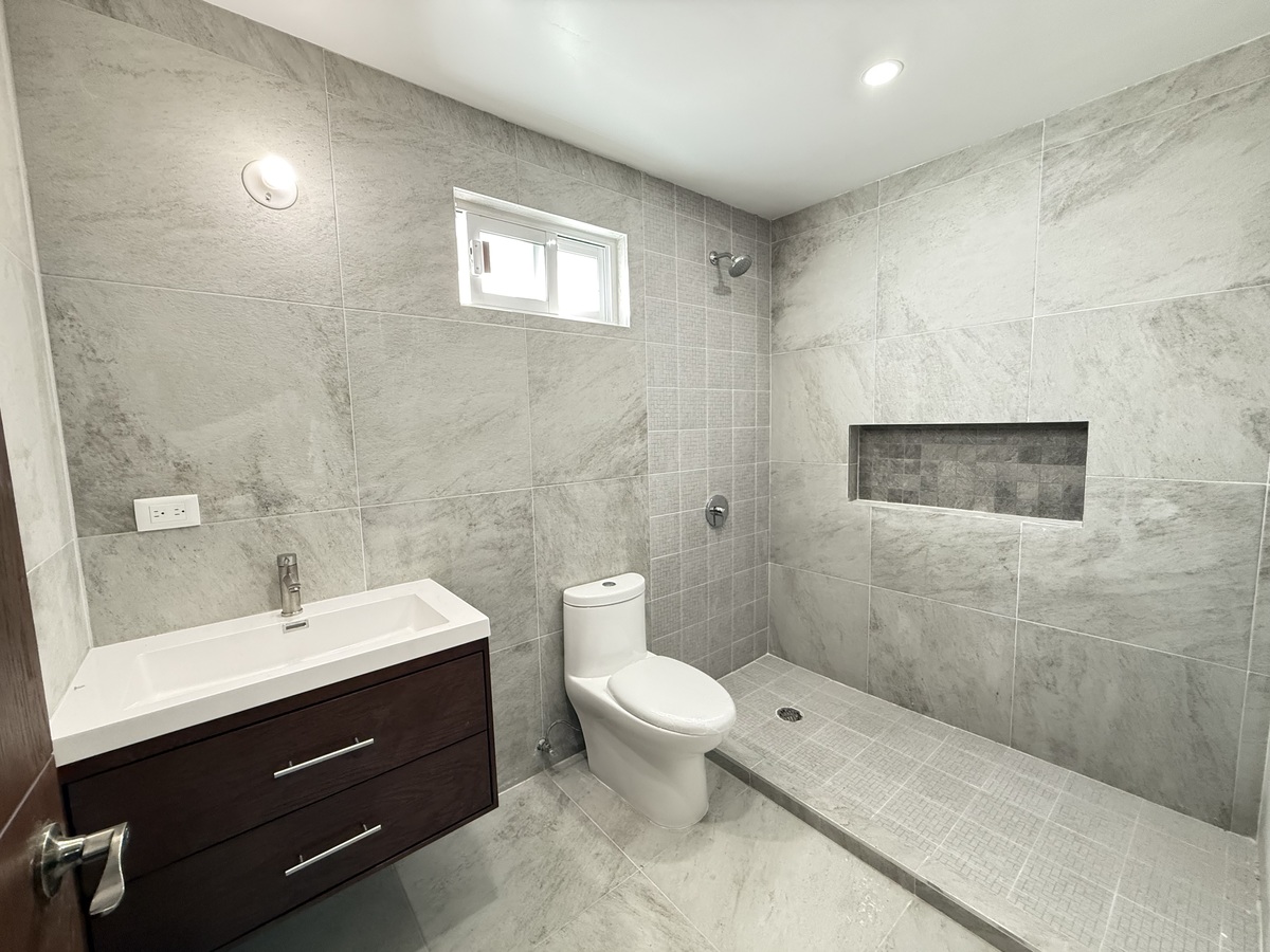 21 de 31: Baño completo planta alta