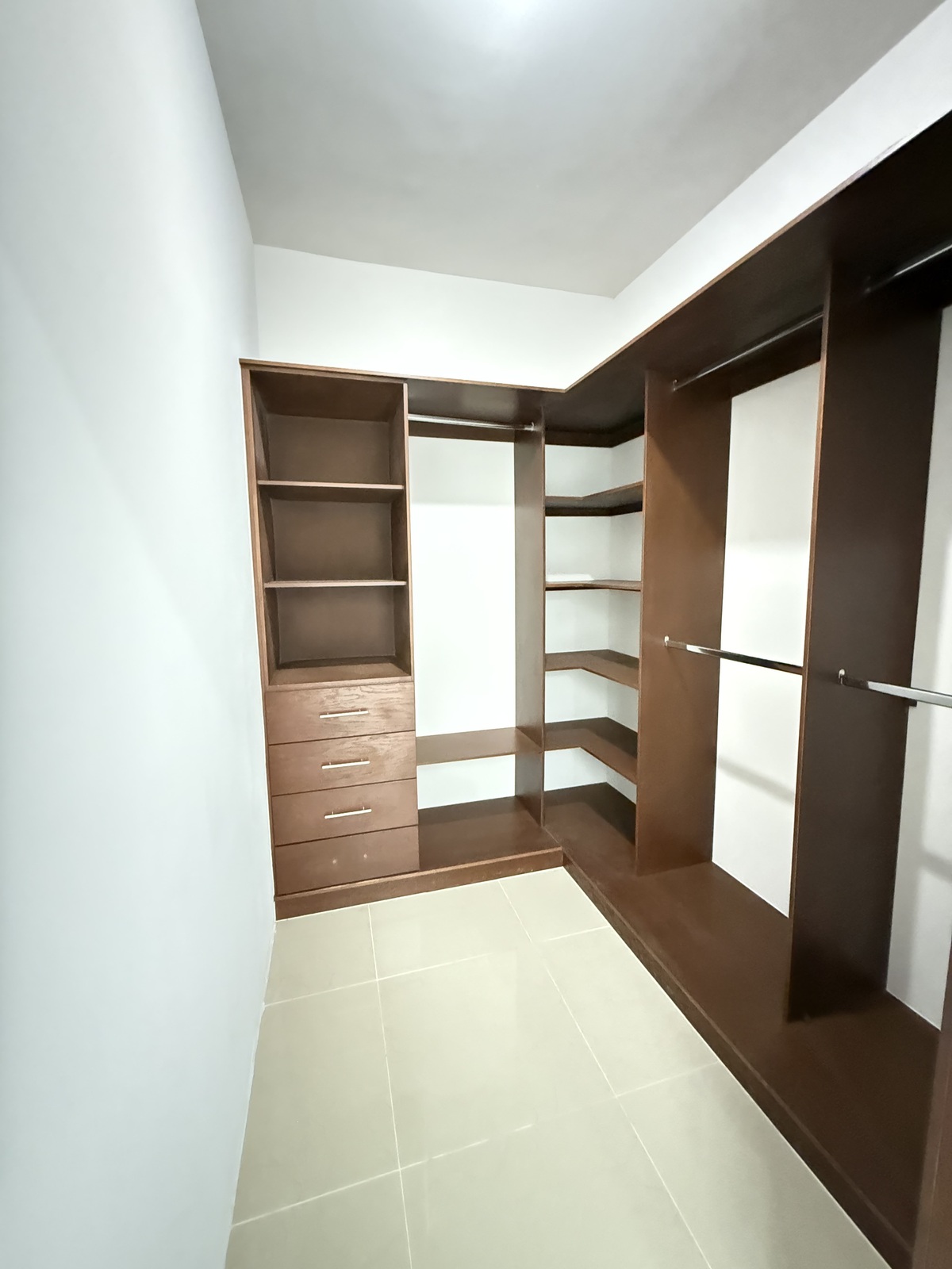16 de 31: Walking closet
