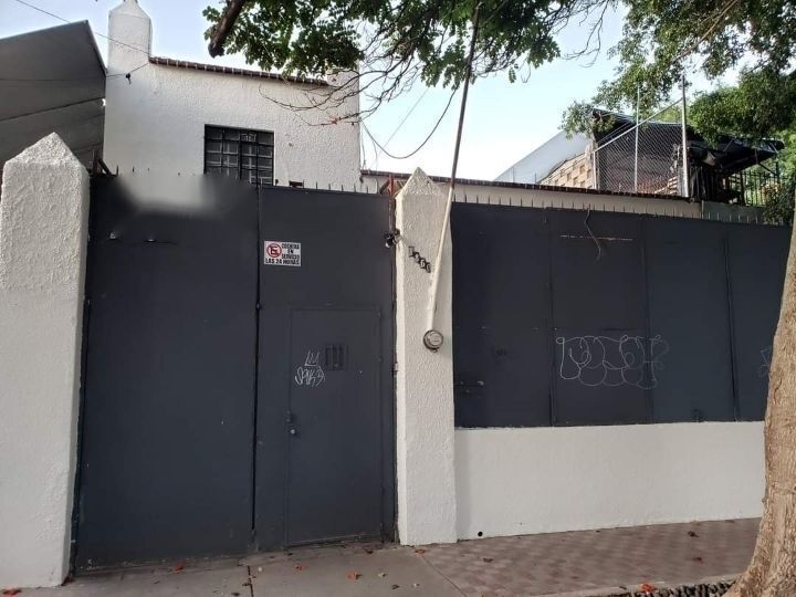 VENDO CASA COL. AMERICANA SUPER UBICADA, CERCA DE CHAPU. - foto 1