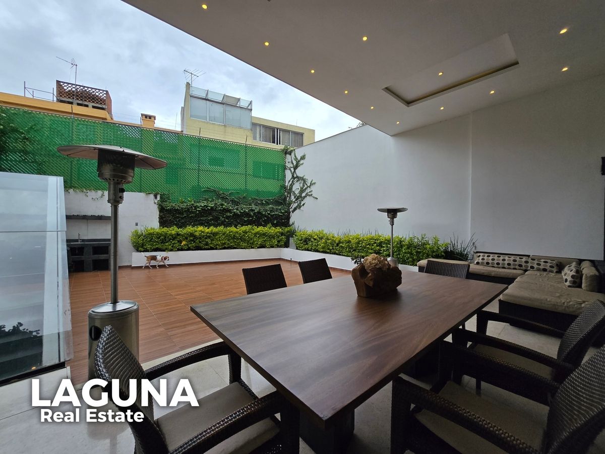 8 of 30: Terraza con Area de Comedor y Area de Sala de exterior.