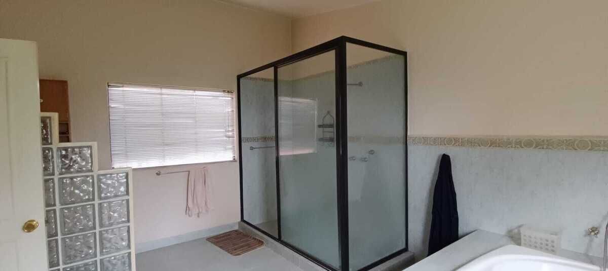 5 of 27: BAÑO PRINCIPAL