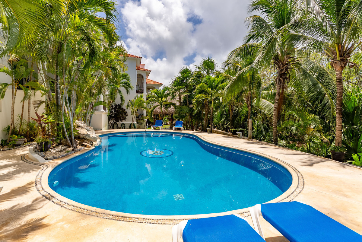 3 of 21: Villas Talia pool