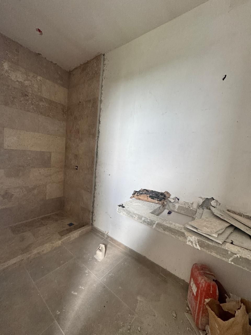 7 de 26: Baño compartido con visitas
