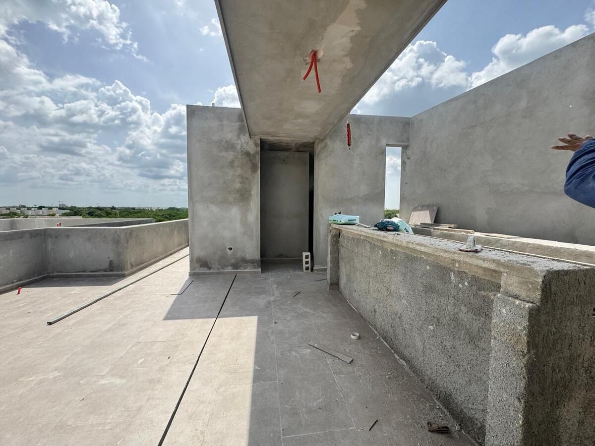 13 de 22: Terraza con louvers
